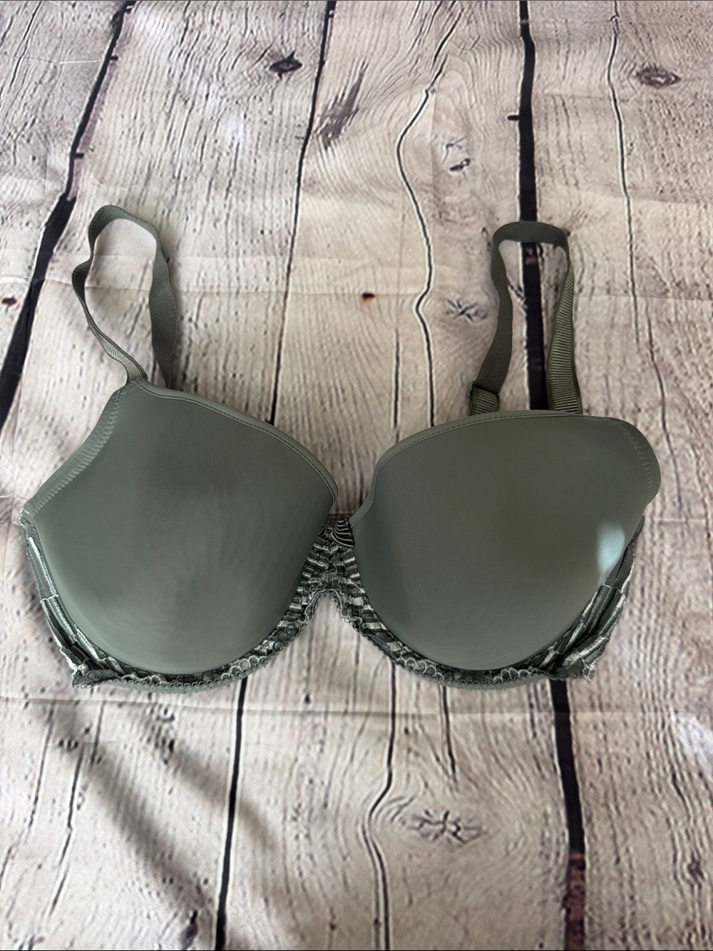 Wacoal Smooth Molded Bra in Sage Green